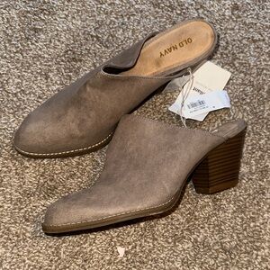 Old Navy Women's Taupe Mules
